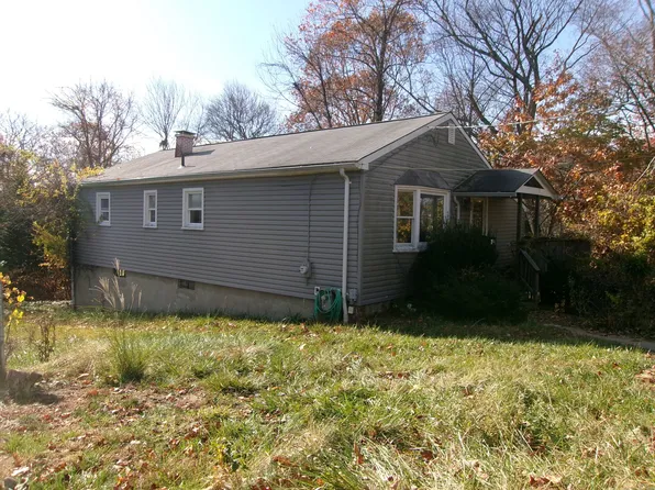 62 Pearson Avenue, Milford, CT 06460