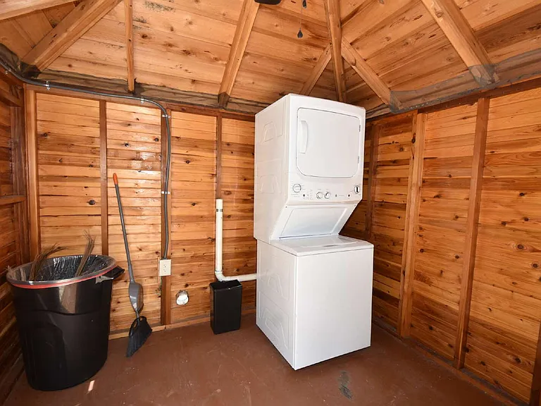 403 N Oleander Ave #B — Photo 26