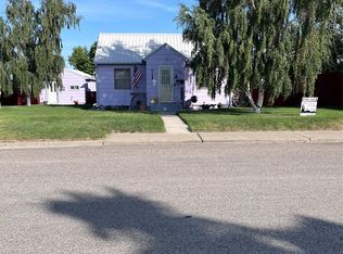 338 5th Ave SE, Cut Bank, MT 59427