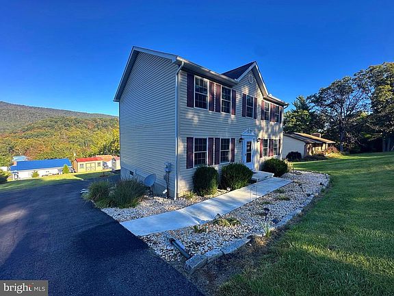 4th image of 515 Georges Creek Blvd