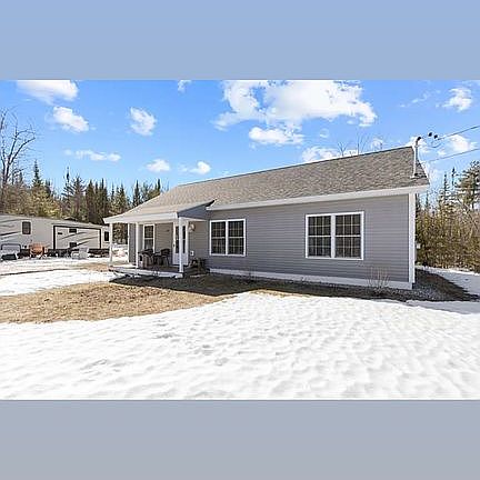 2nd image of 41 Hidden Pond Rd