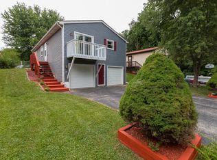 305 Lincoln St, McHenry, IL 60051