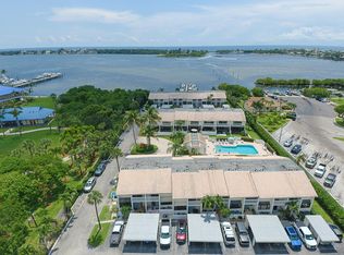 710 NE 20th Ln, Boynton Beach, FL 33435