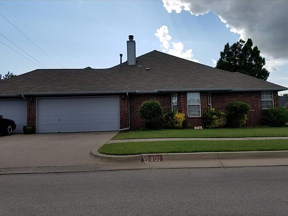 2nd image of 800 SW 133rd St