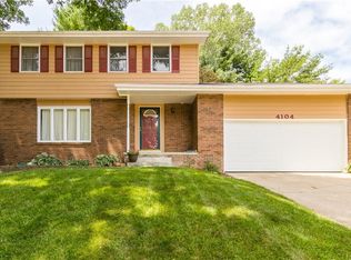 4104 80th St, Urbandale, IA 50322