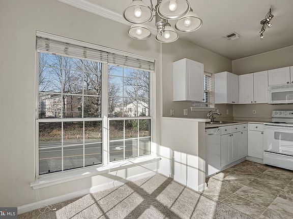 4th image of 4561 Strutfield Ln APT 3215