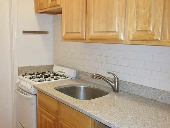 2nd image of 685 Sterling Pl APT 2