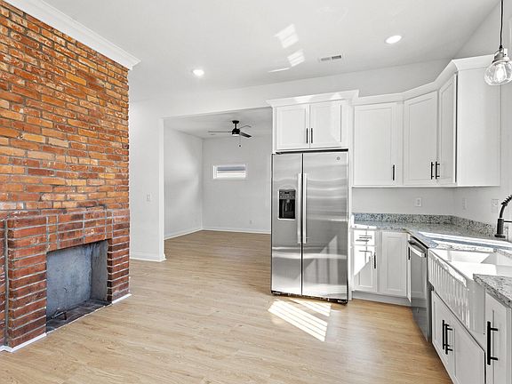 2nd image of 553 Shelby St