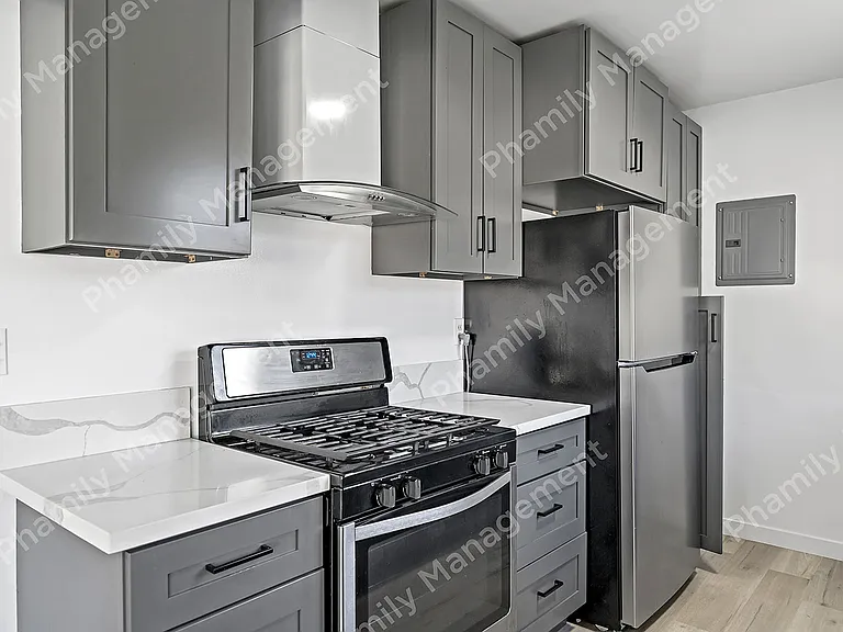 167 S Oak Knoll Ave #5 — Photo 7