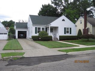 8 Westwood Ct, Binghamton, NY 13905
