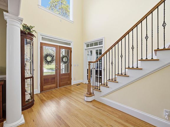 3rd image of 2590 Bristlecone Ln