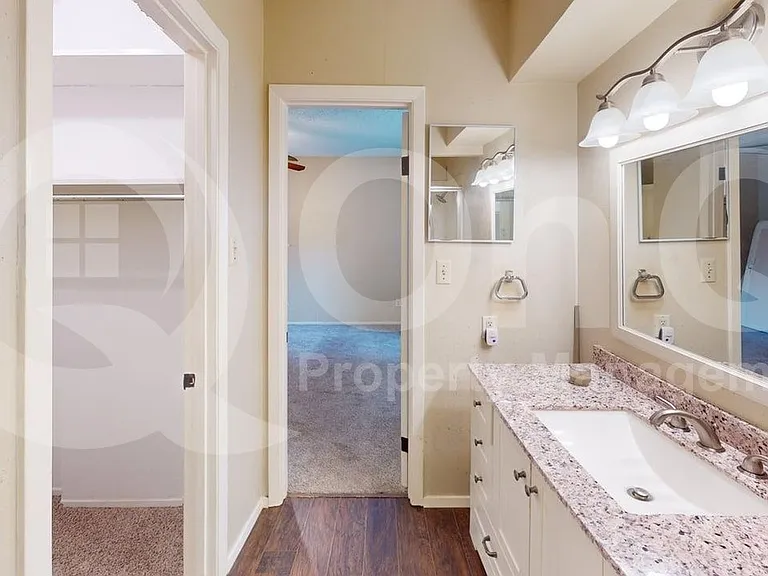 5809 Chimney Wood Cir — Photo 11