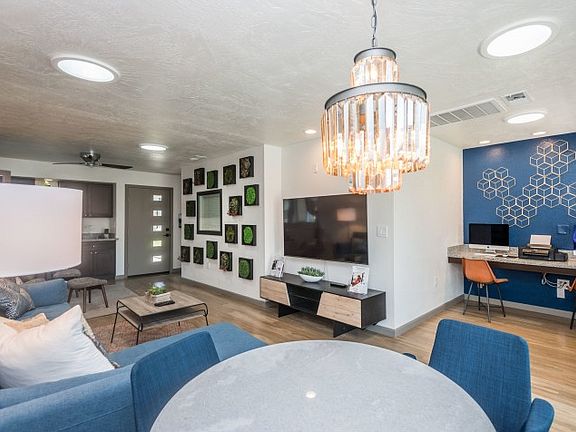 Contemporary Sitting Area