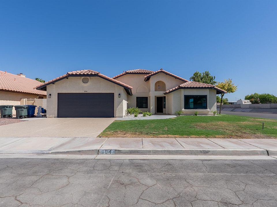 1st image of 804 W 34th Pl