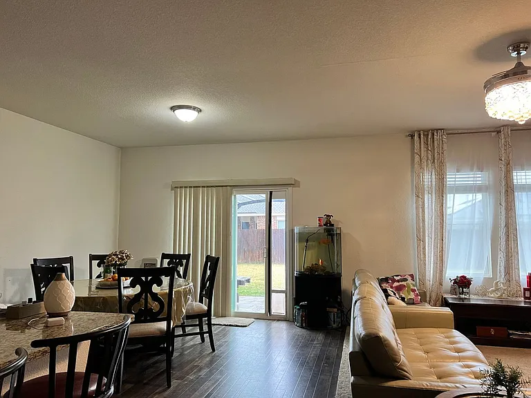 318 Dove Creek Ln — Photo 13