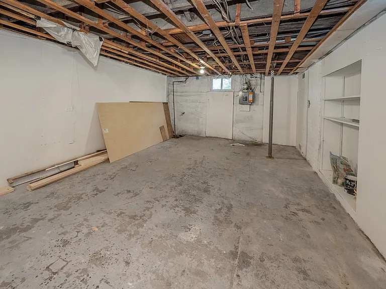 130 W Dutton St — Photo 26