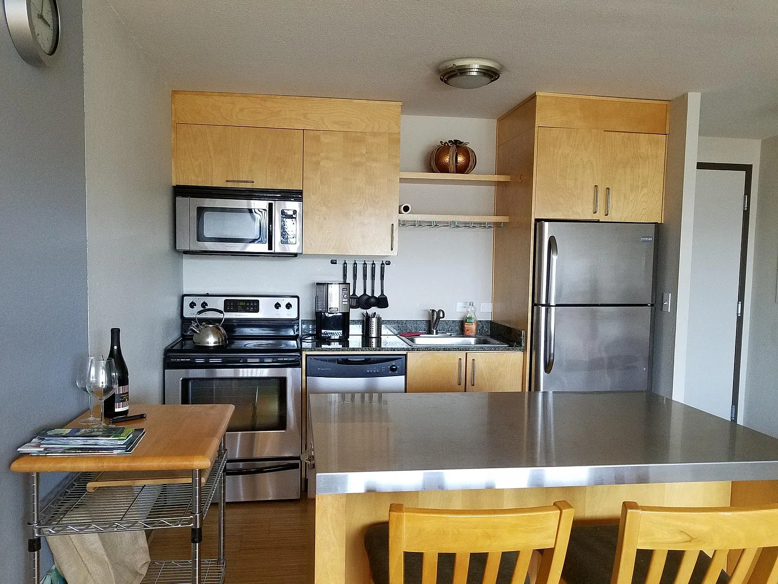 SW Harrison St, Portland — Photo 4