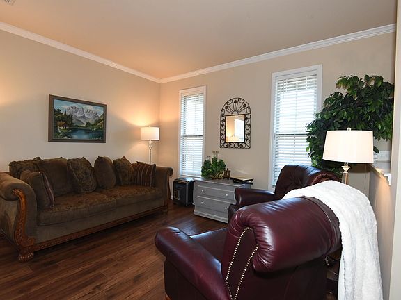 3rd image of 156 Marehaven Ct