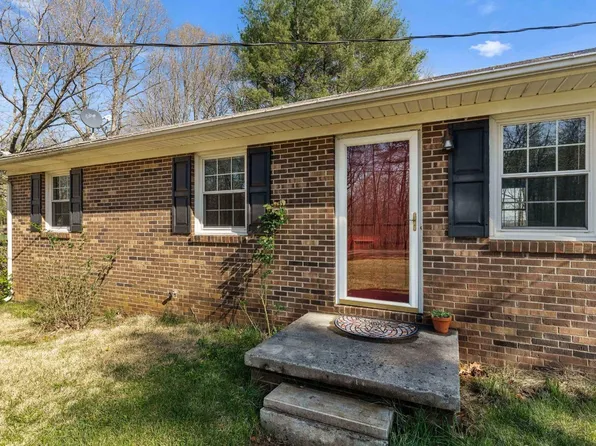 14511 Leesville Rd, Evington, VA 24550