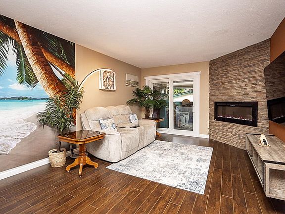 5th image of 33464 George Ferguson Way #303