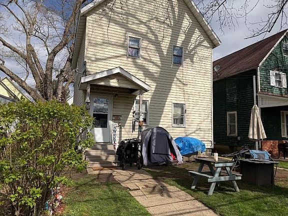 4th image of 12 121/2 S Irvine St #6