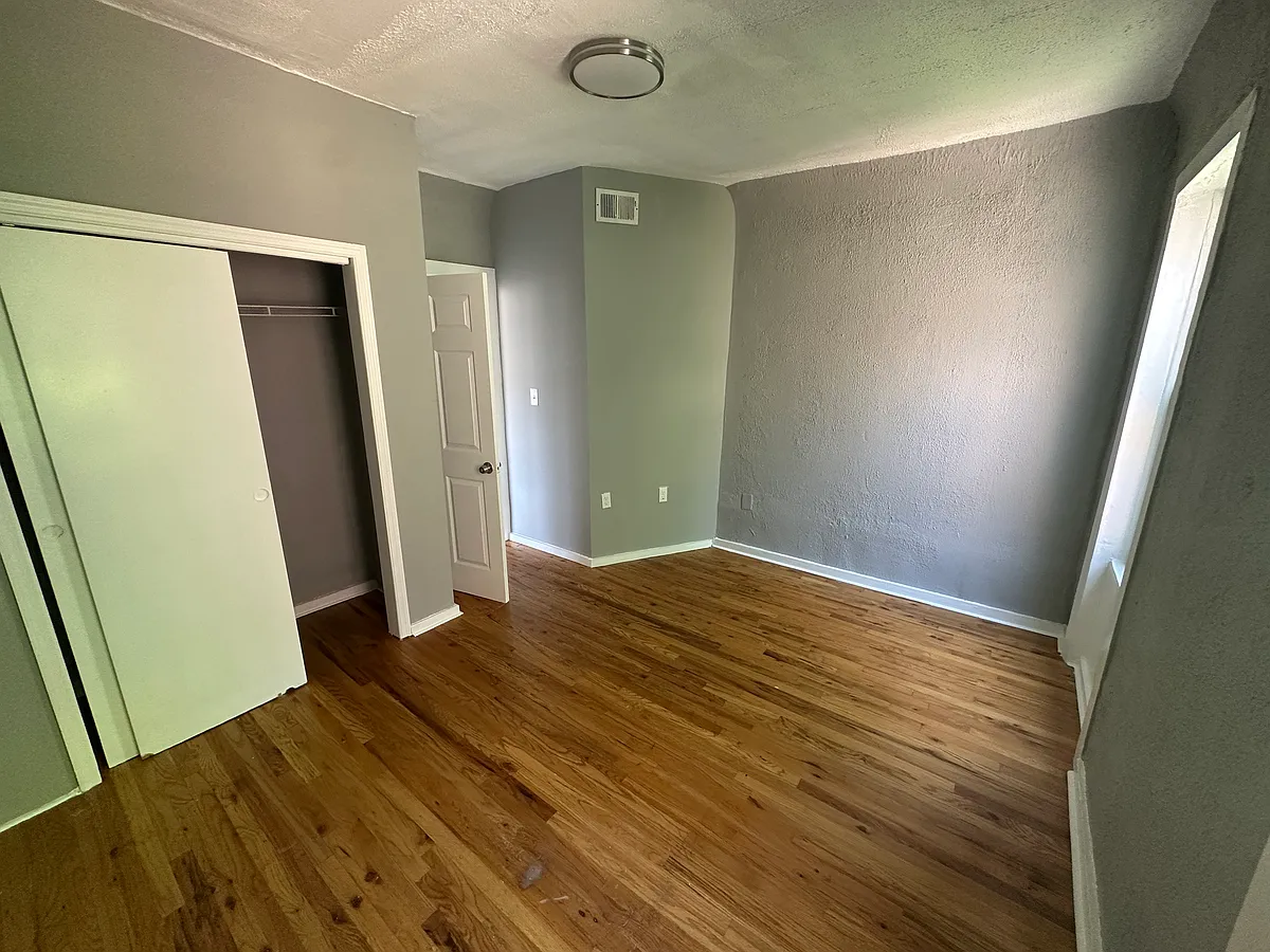 Building Photo - 47 Milford Ave #17