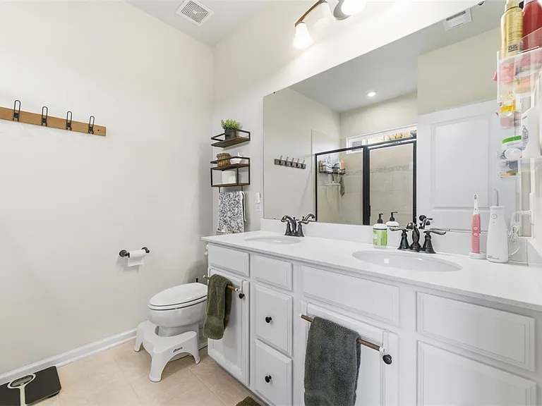 7402 Chestnut Way — Photo 24