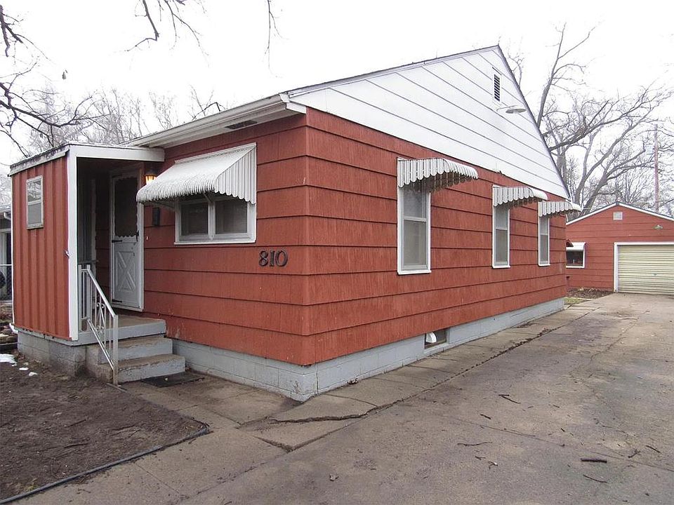 1st image of 810 N 3rd St