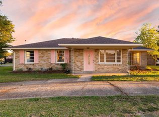 300 Parish Dr, Arabi, LA 70032