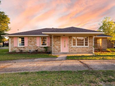 300 Parish Dr, Arabi, LA, 70032