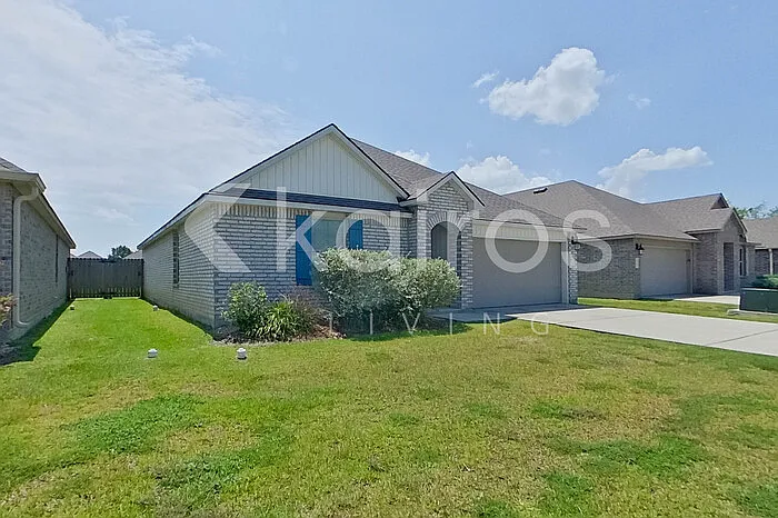 3 bed, 2.0 bath, 1447 sqft, $1,845 — Photo 2