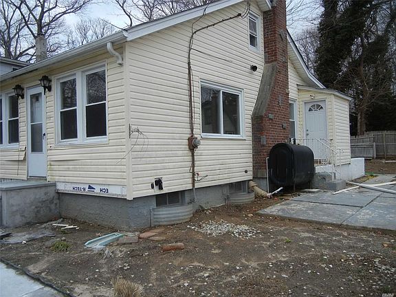 2nd image of 111 Halesite Dr