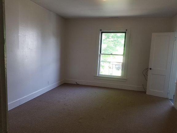3rd image of 228 W 20th St Fl 2nd