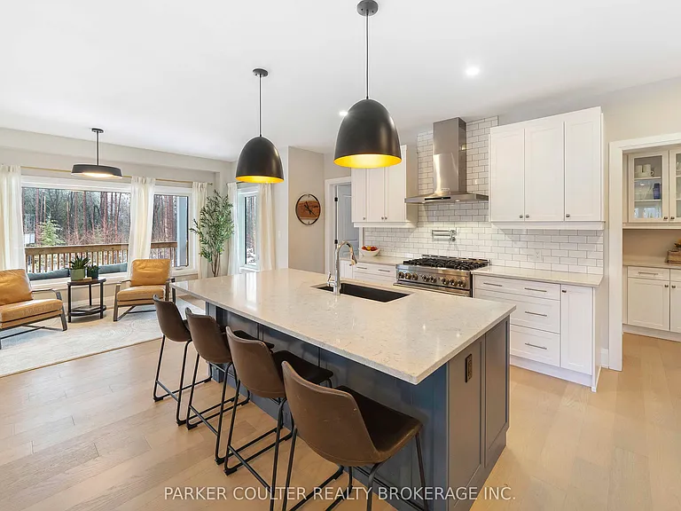 70 Georgian Grande Dr — Photo 6