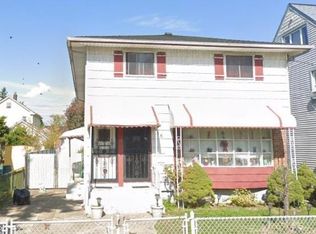 15 Meriam St #1, Hempstead, NY 11550