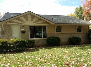 9977 Hillcrest St, Livonia, MI 48150