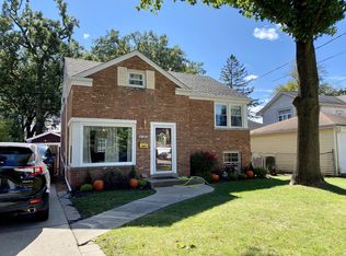 5937 Capulina Ave, Morton Grove, IL 60053