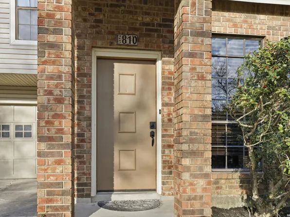 810 Meadow Stone, Converse, TX 78109