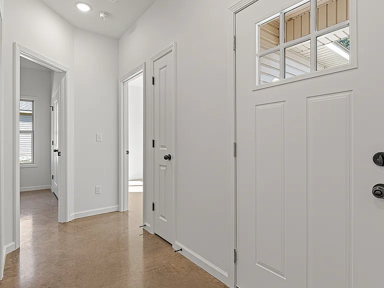 107 Cody Ln — Photo 5
