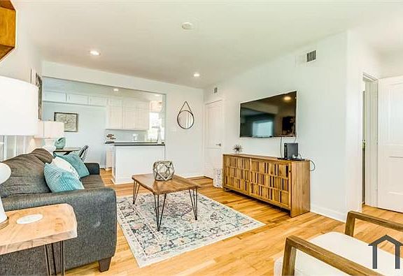3rd image of 2424 Avenue P #C