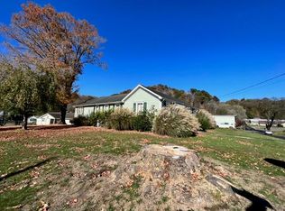 725 Page St, Middleport, OH 45760