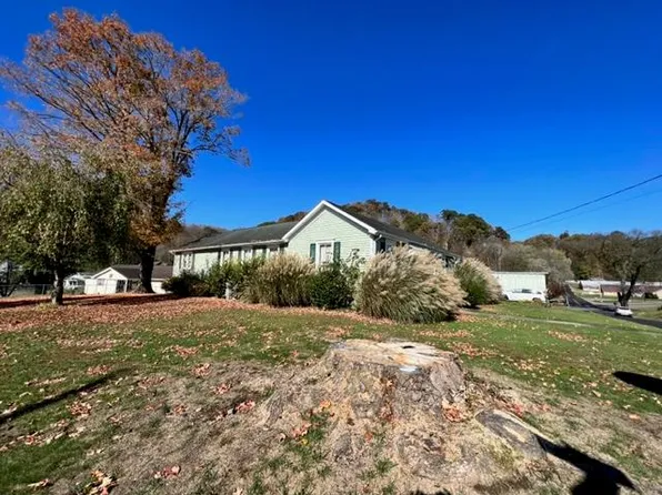 725 Page St, Middleport, OH 45760