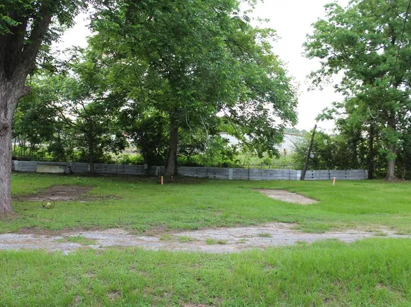 710 Caldwell St, Jasper, TX 75951