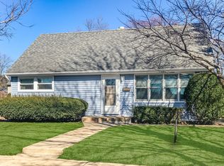 9825 S 53rd Ave, Oak Lawn, IL 60453