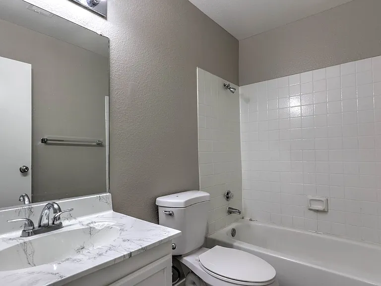 4571 Carriage Park Dr — Photo 10