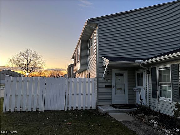 3rd image of 8077 Independence Dr #28-D