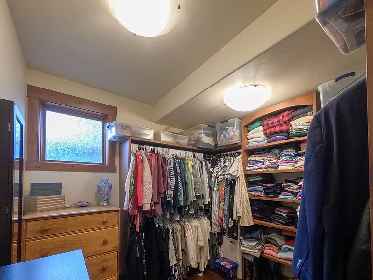 Master walkin closet