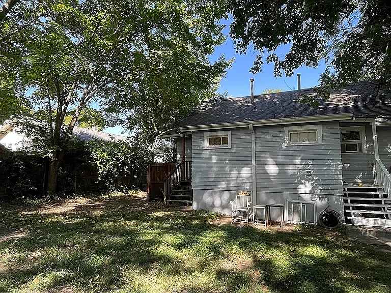 8238-8240 Overland Park Dr — Photo 12