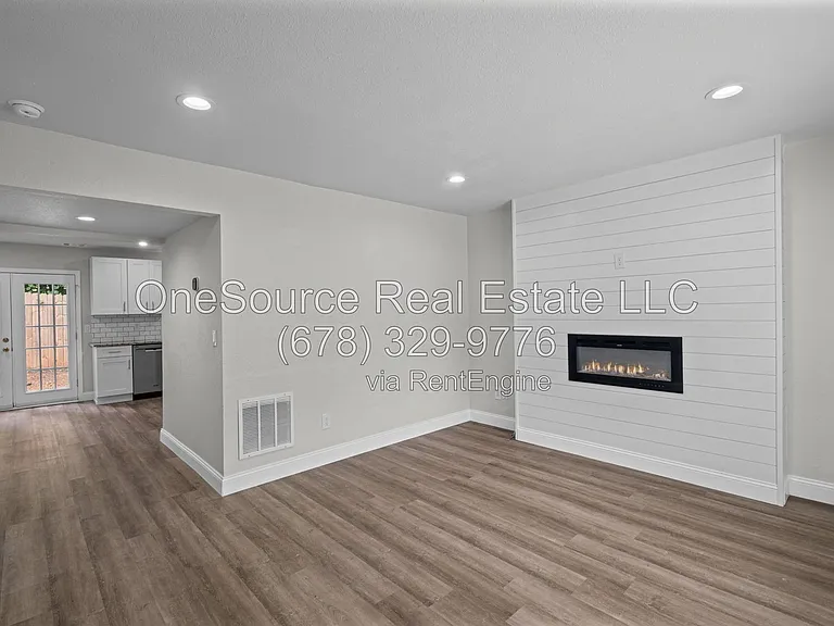 1340 N Hampton Rd #1 — Photo 8