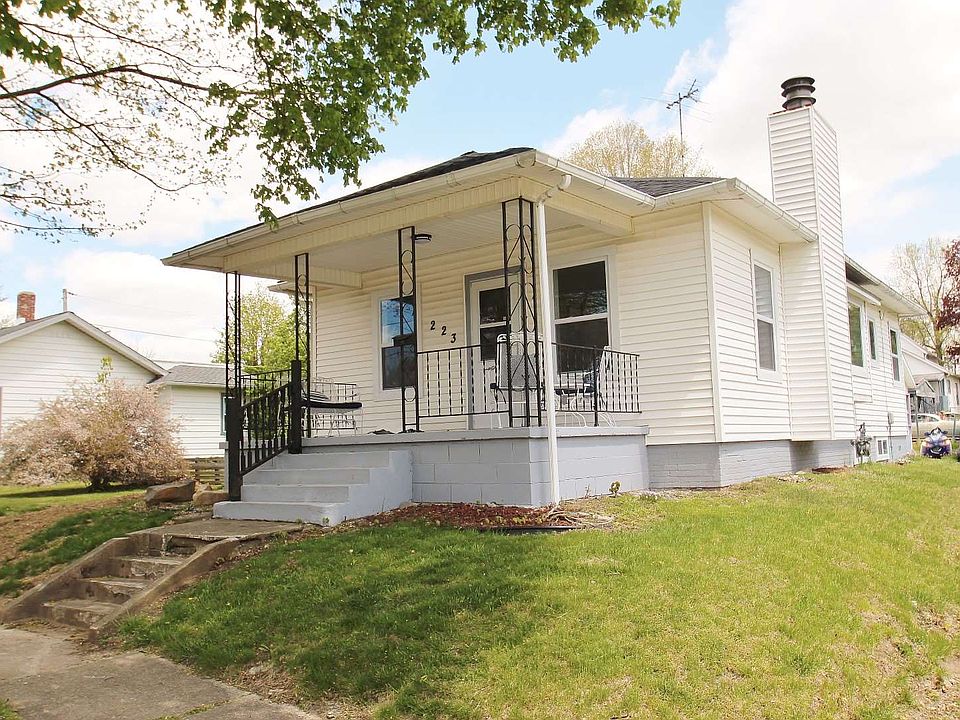 1st image of 223 Conlogue Ave